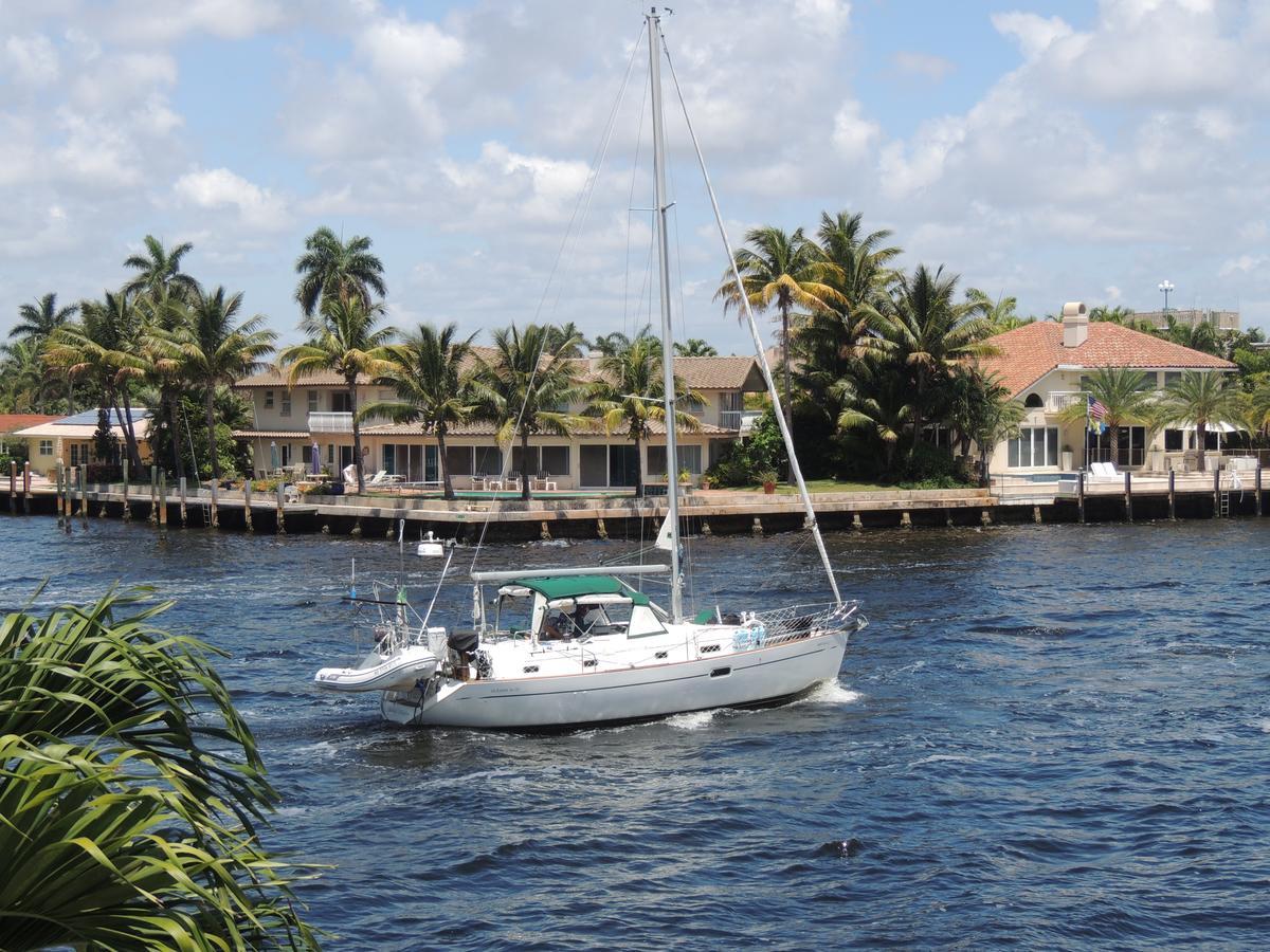 Aqua Mar Condos Pompano Beach Bagian luar foto